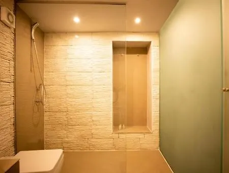 Hrdo House * Syracuse