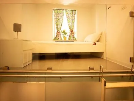Hrdo House * Syracuse