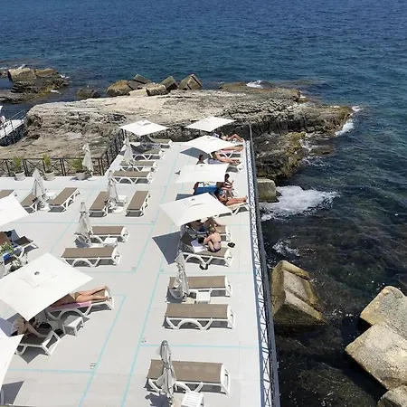 아파트 Hrdo House